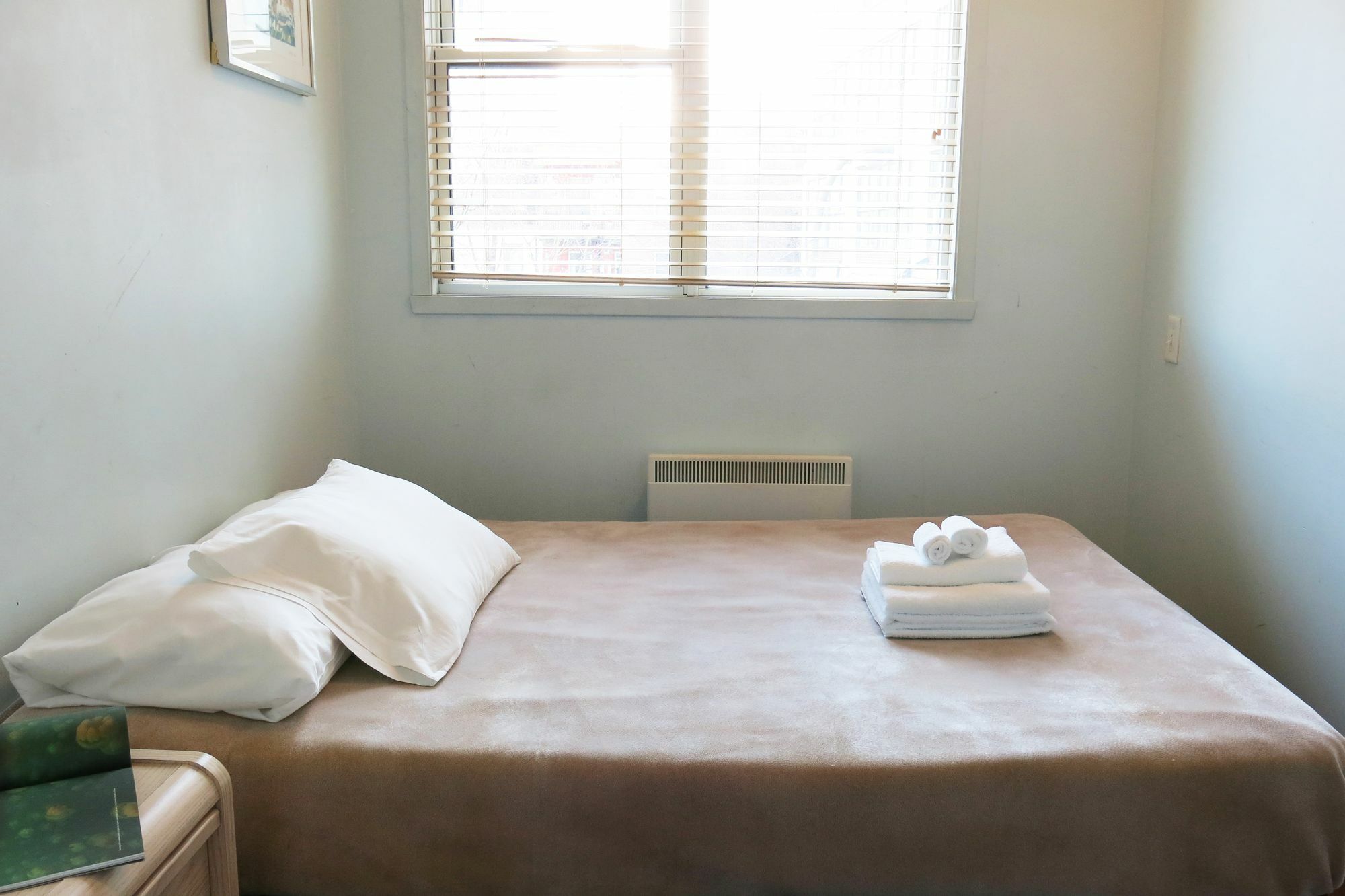 Auberge & Hotel Montreal Espace Confort Екстер'єр фото