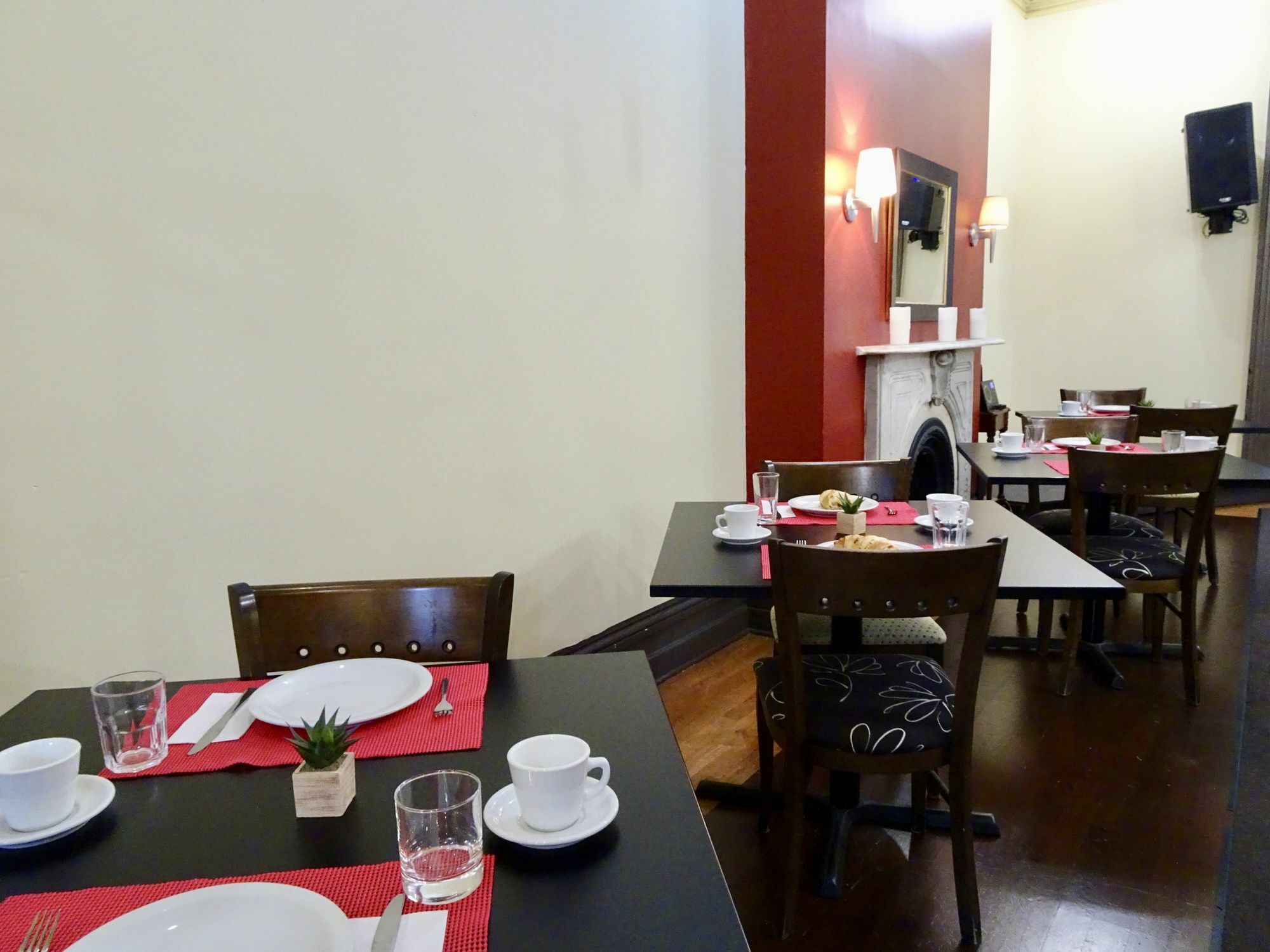 Auberge & Hotel Montreal Espace Confort Екстер'єр фото